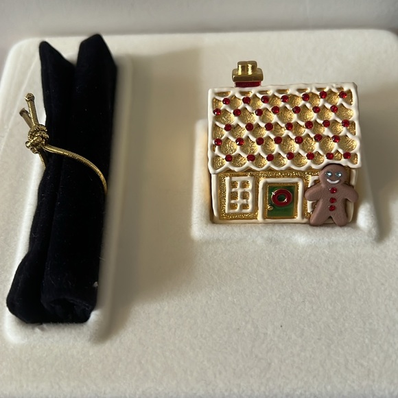 ESTEE LAUDER pleasures solid perfume GINGERBREAD HOUSE - Picture 1 of 11